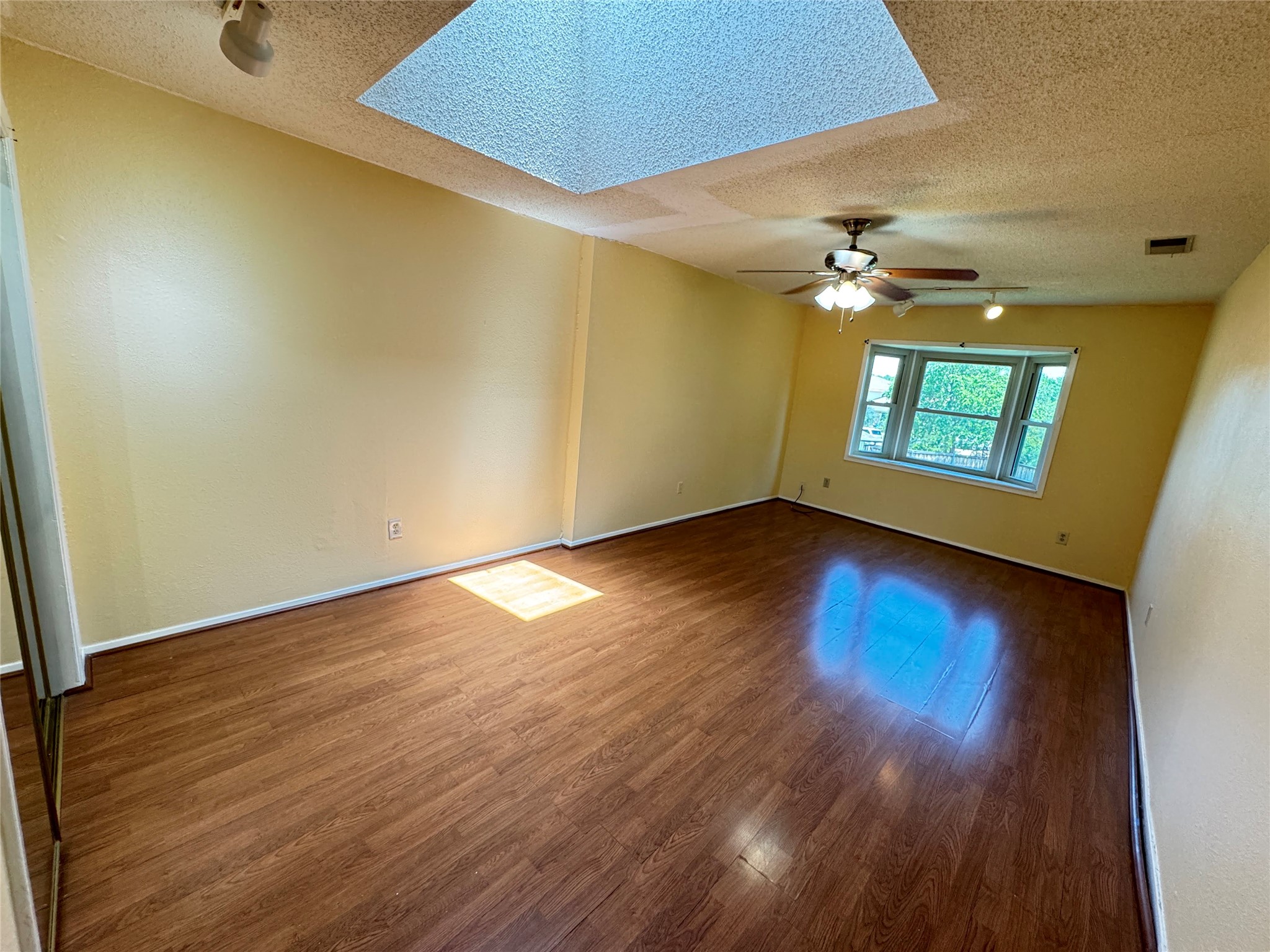 2610 Fallcreek Circle Carrollton TX 75006