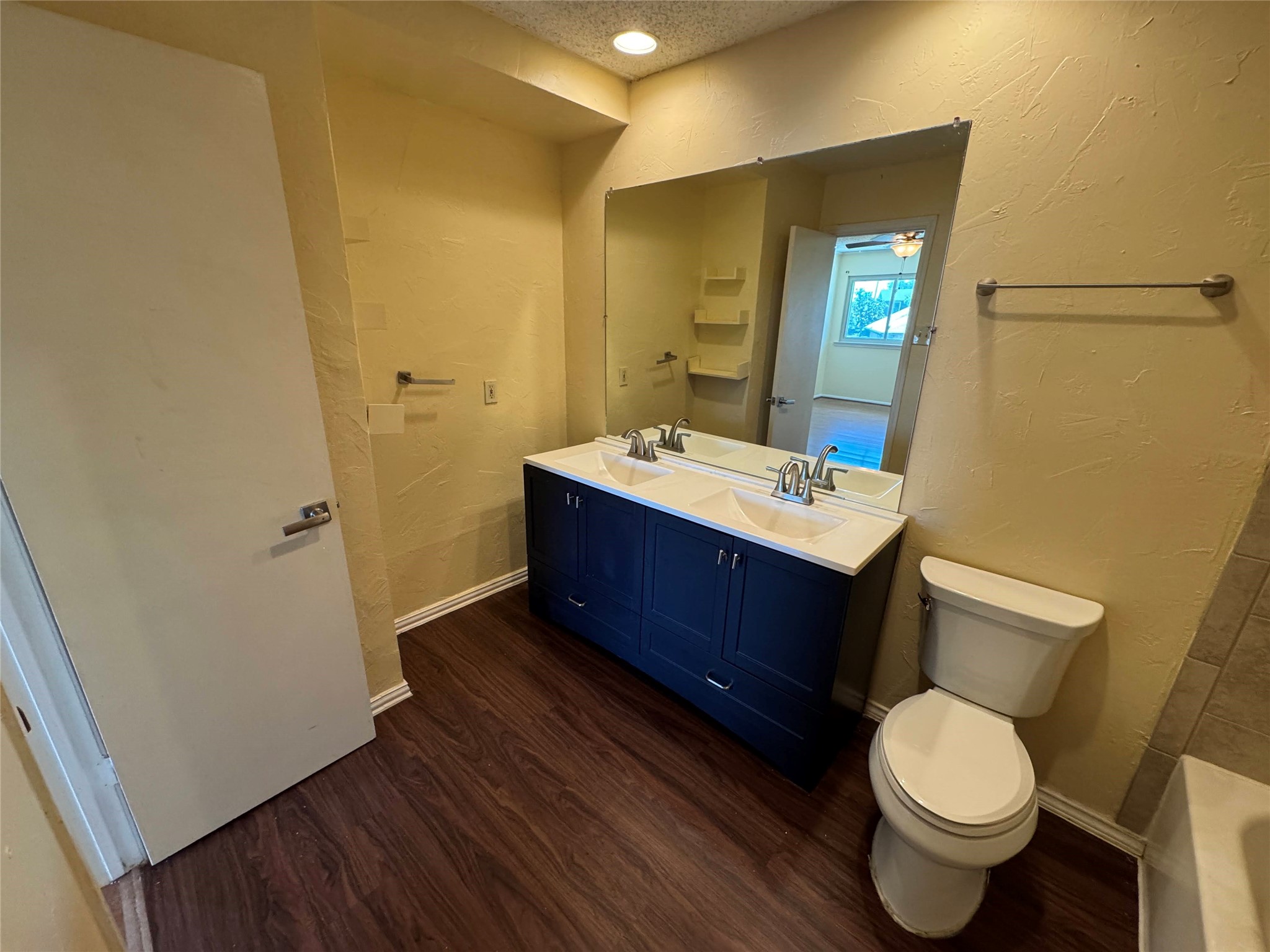 2610 Fallcreek Circle Carrollton TX 75006