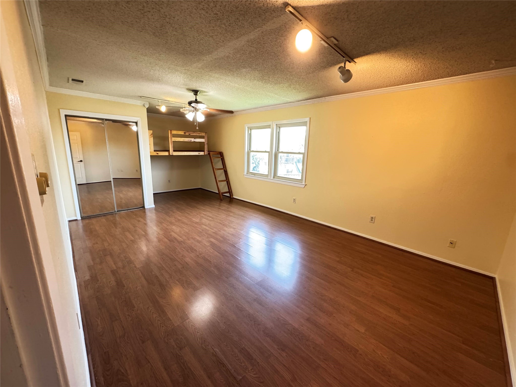 2610 Fallcreek Circle Carrollton TX 75006