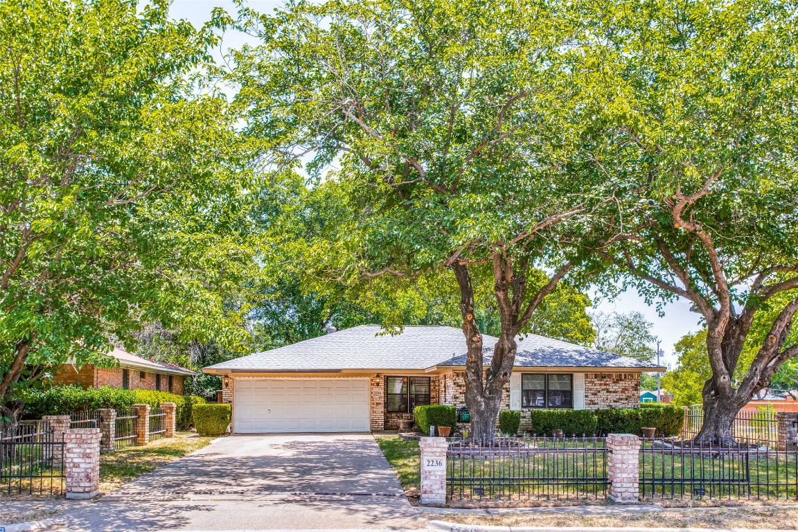 2236 Scammel Drive Dallas TX 75227