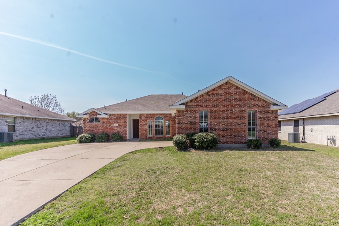 1011 Rio Verde Drive Desoto TX 75115
