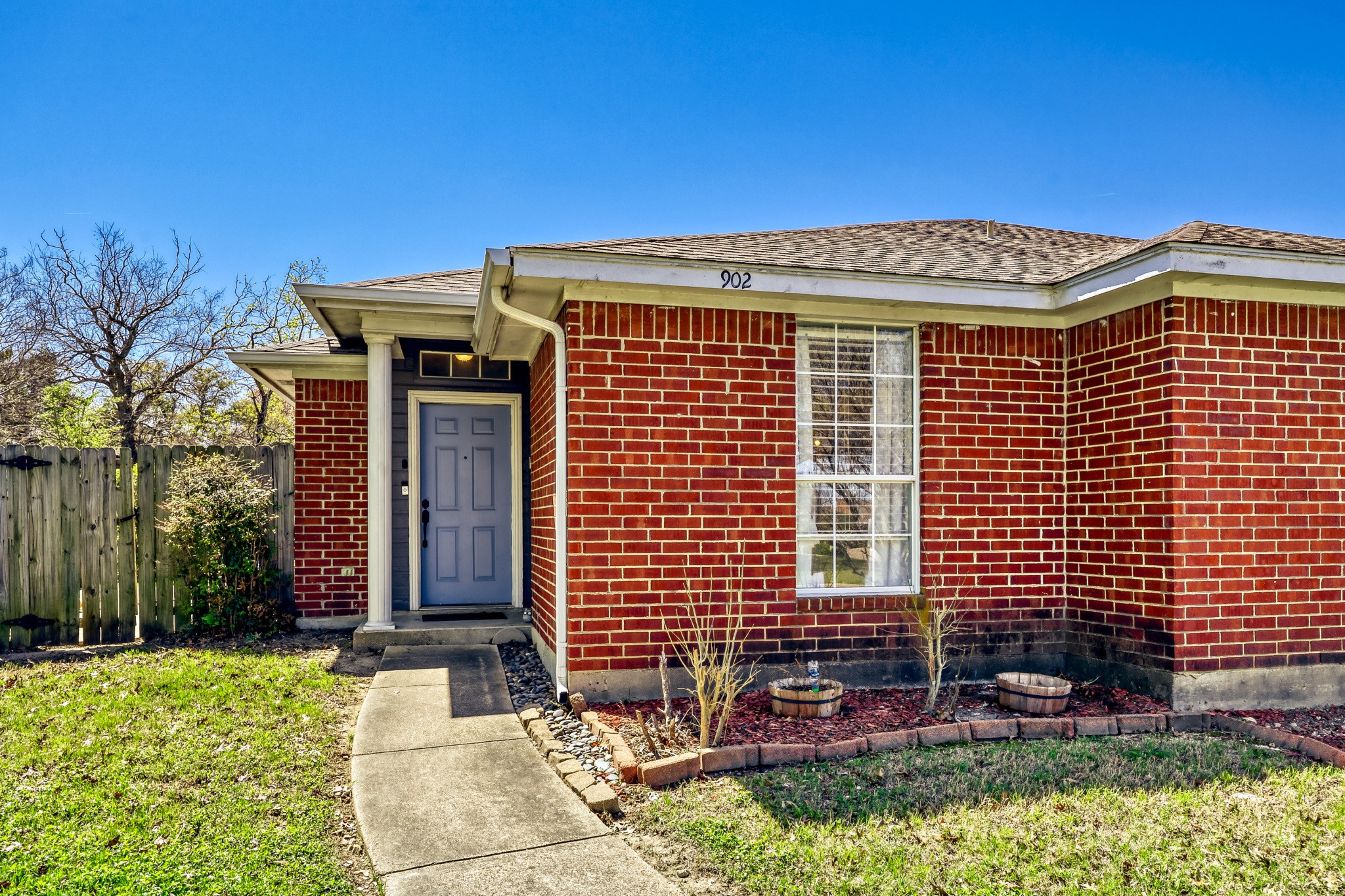 902 Teakwood Lane Desoto TX 75115