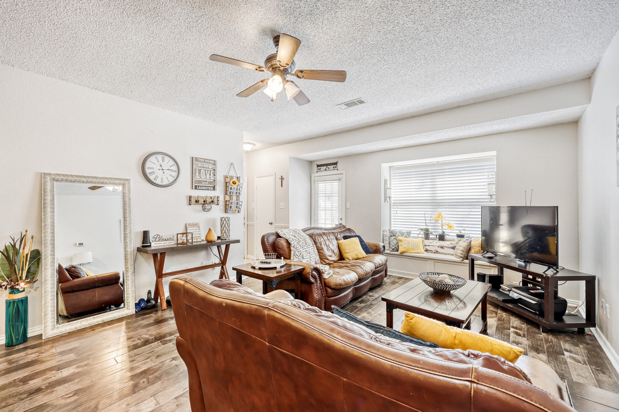 902 Teakwood Lane Desoto TX 75115