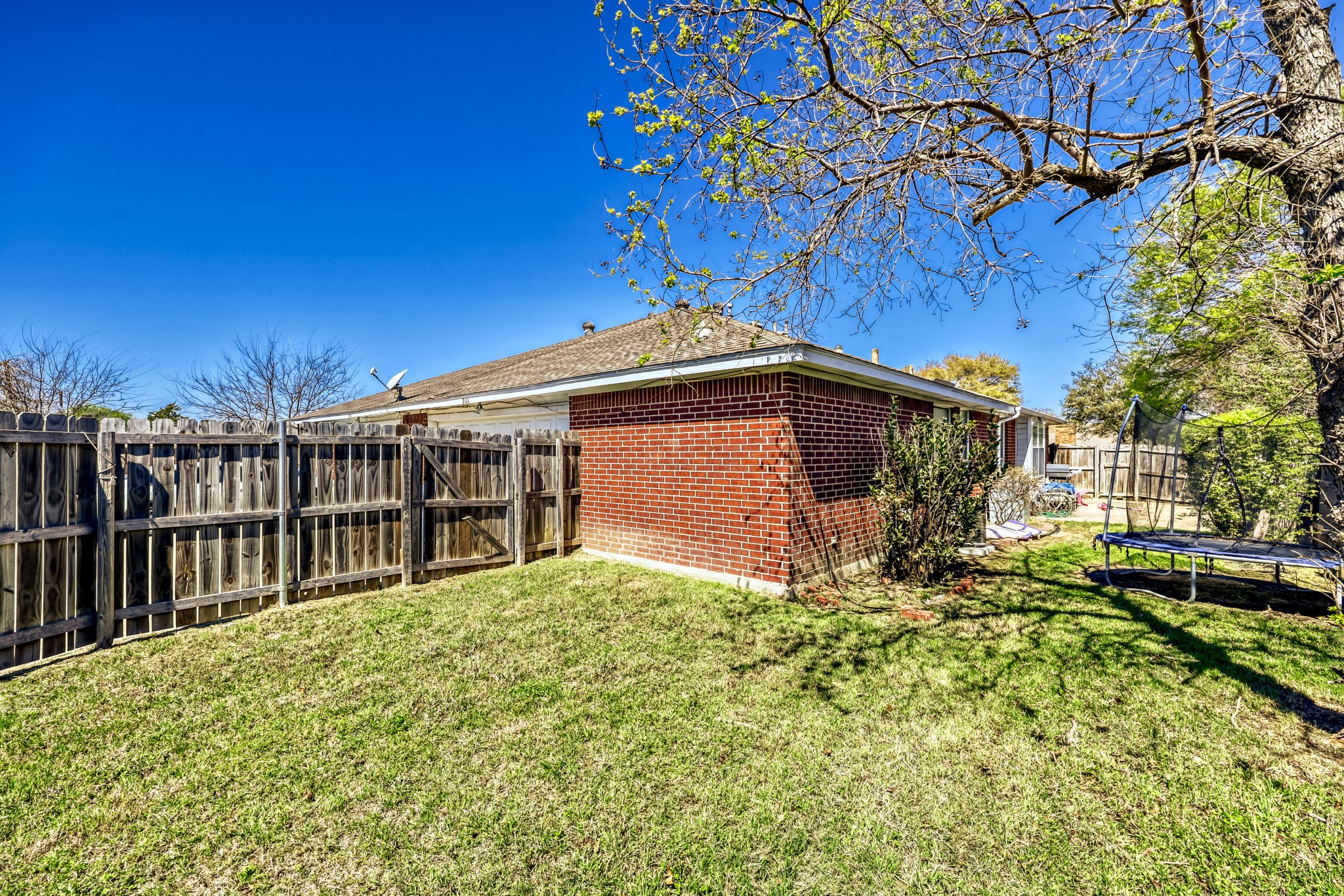 902 Teakwood Lane Desoto TX 75115