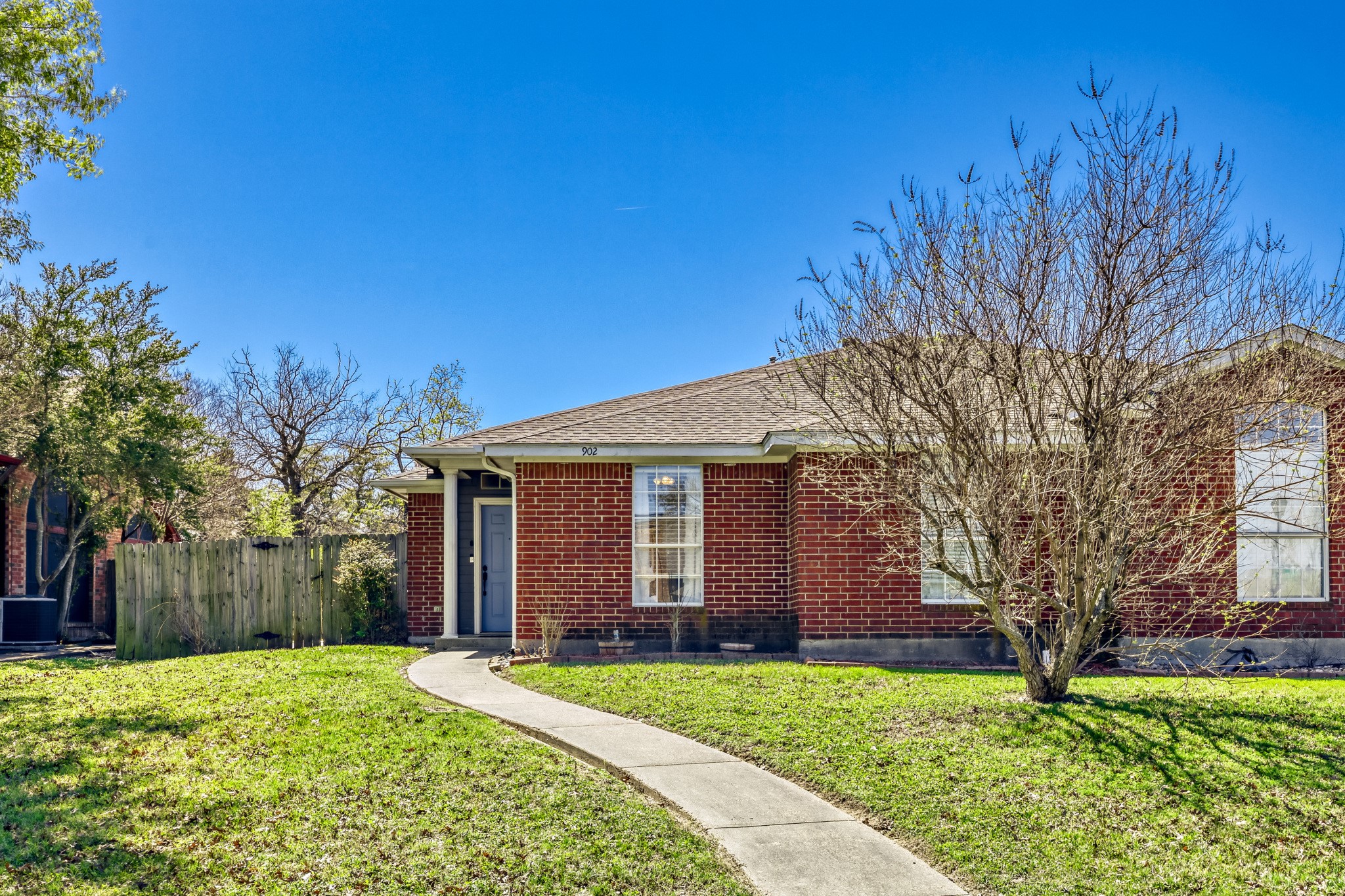 902 Teakwood Lane Desoto TX 75115