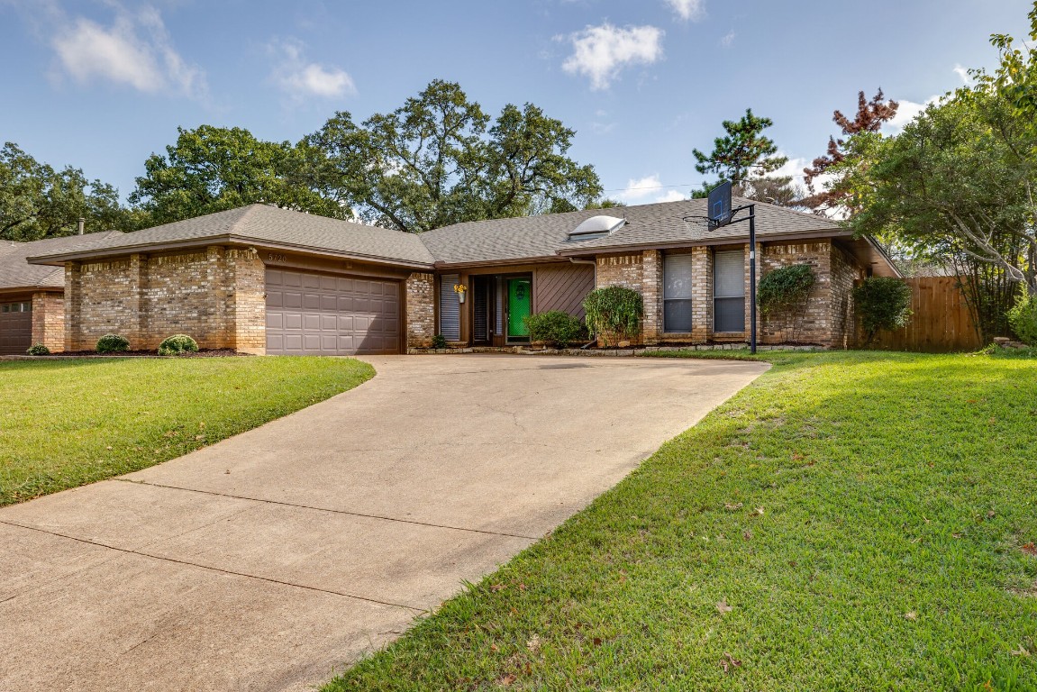 5720 Trail Crest Drive Arlington TX 76017