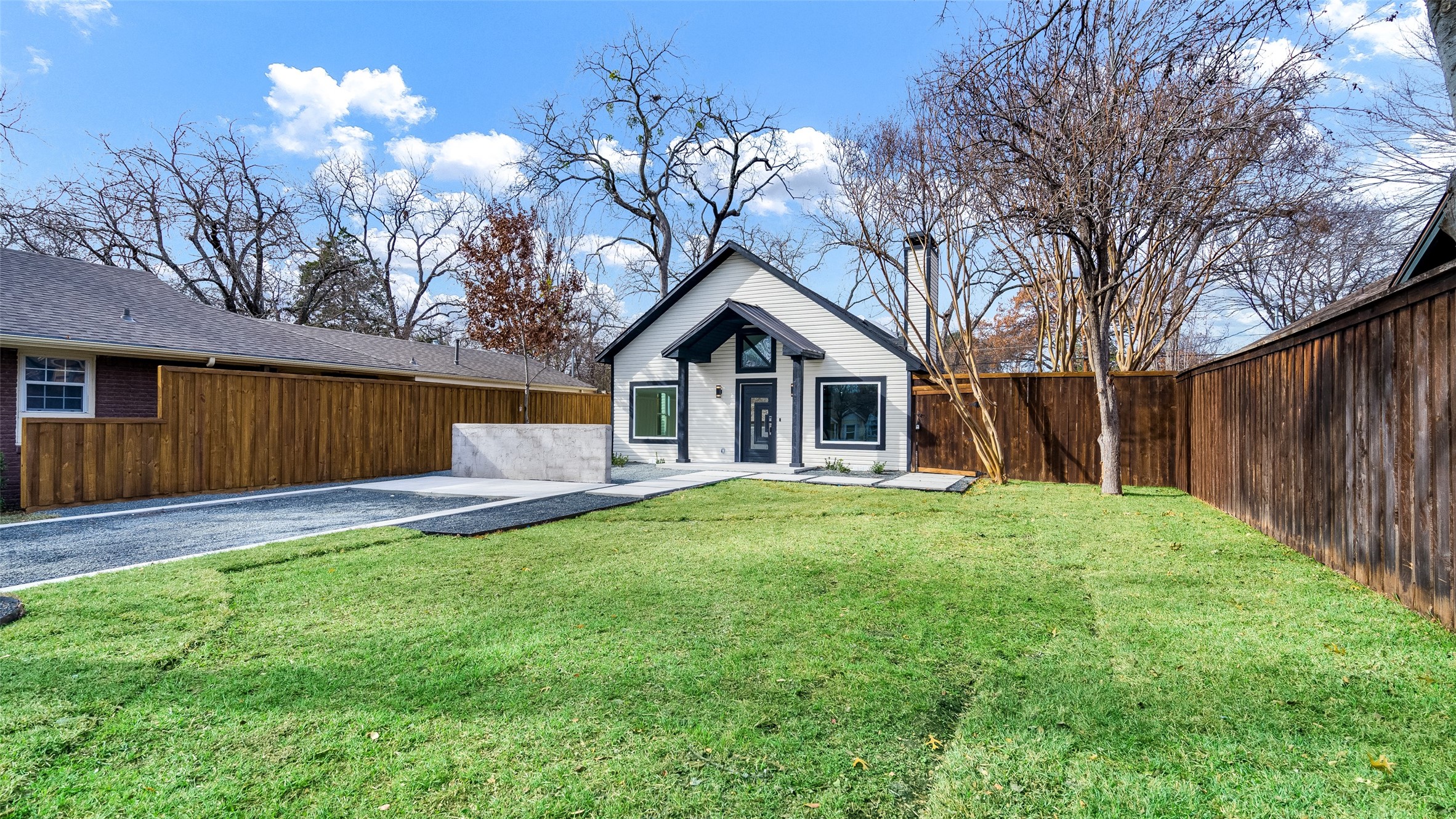 8633 Forest Hills Boulevard Dallas TX 75218