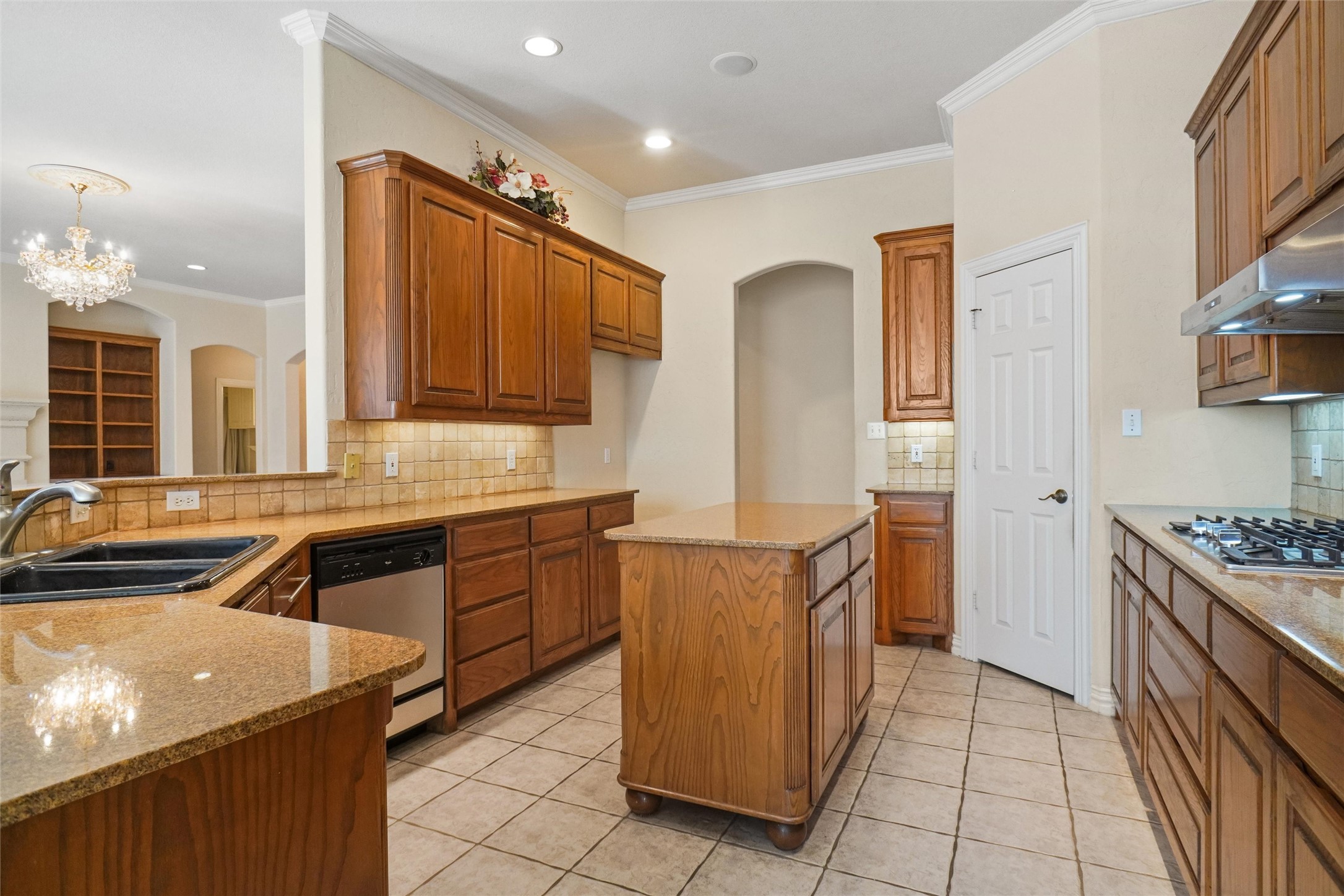 756 Trails End Circle Hurst TX 76054