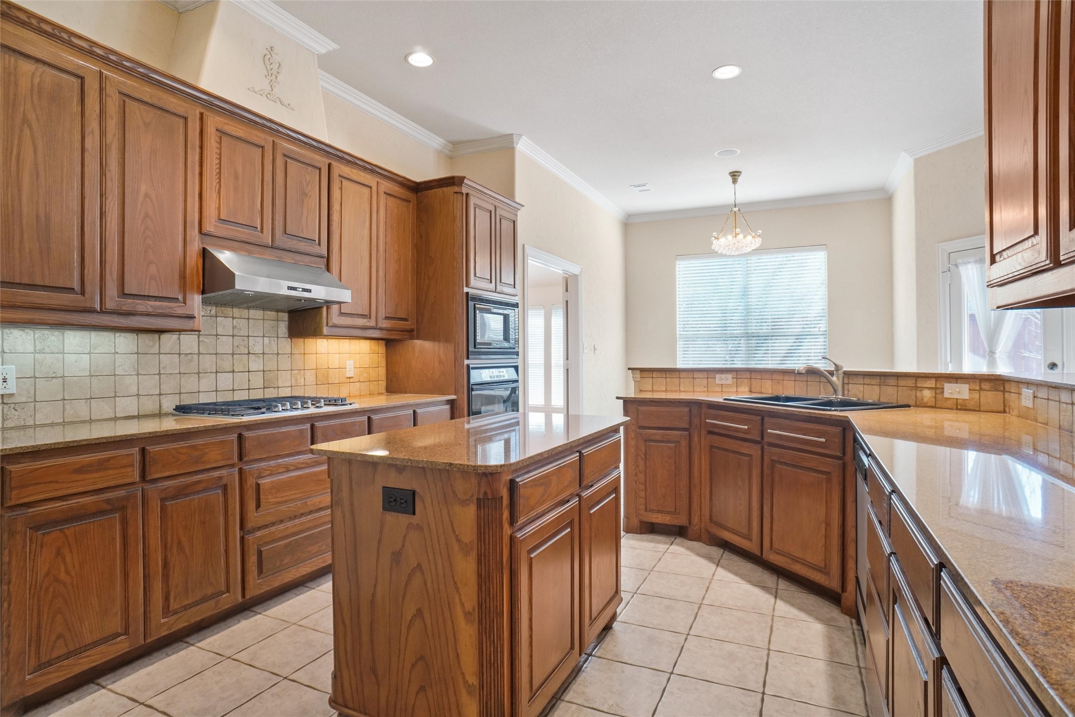 756 Trails End Circle Hurst TX 76054