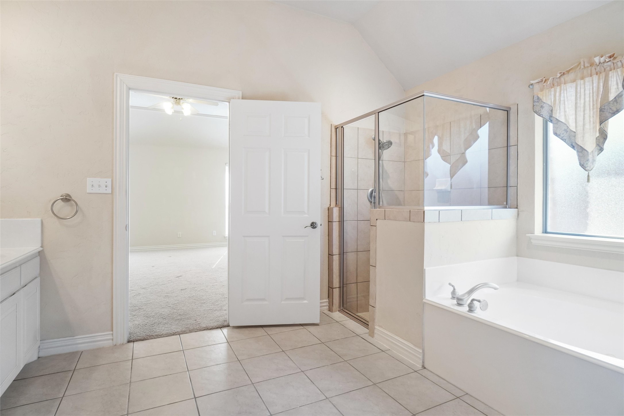 756 Trails End Circle Hurst TX 76054