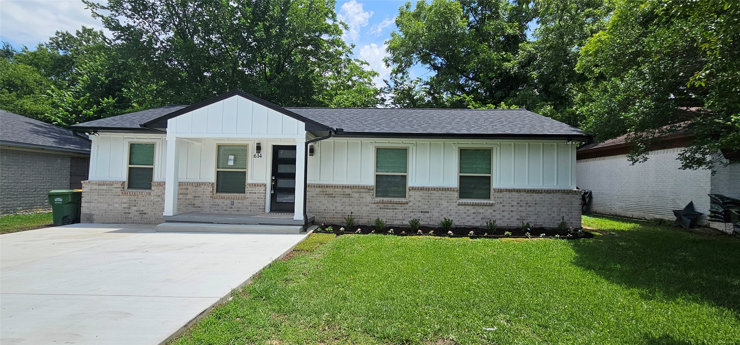 614 E Farmers Road Seagoville TX 75159