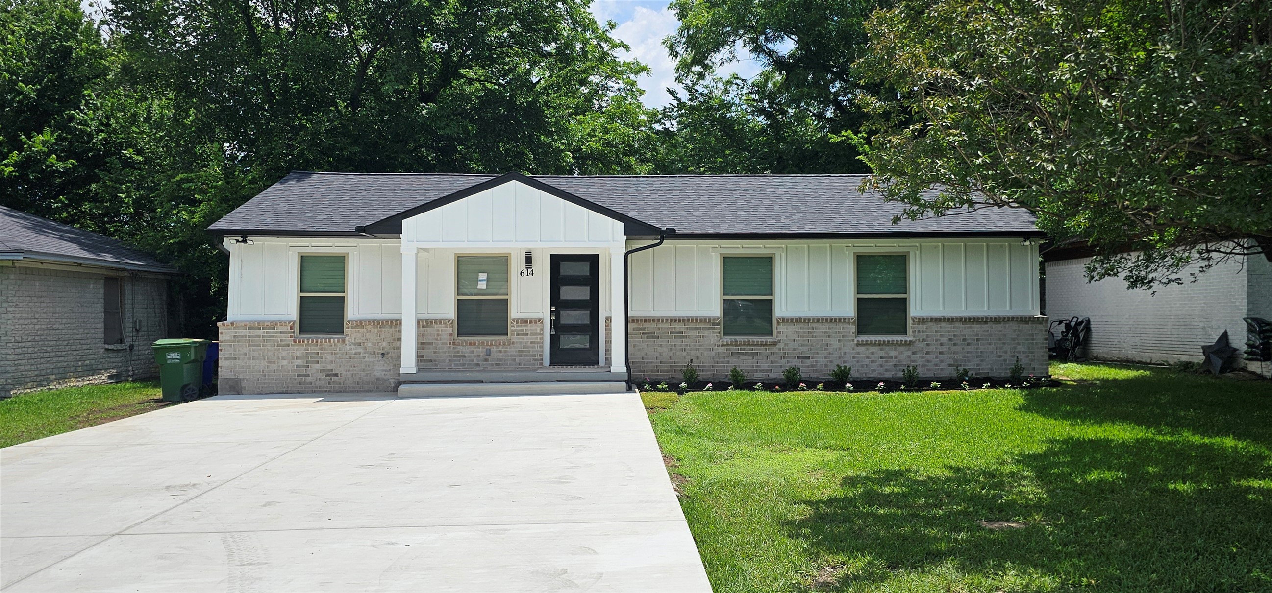 614 E Farmers Road Seagoville TX 75159
