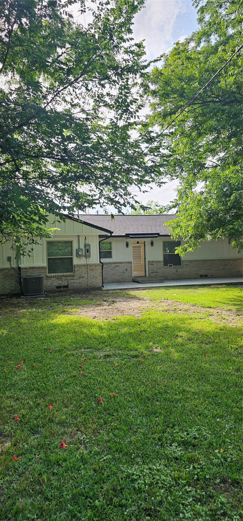 614 E Farmers Road Seagoville TX 75159