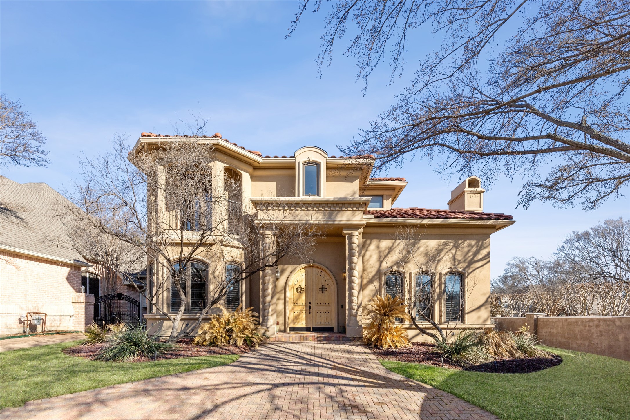 2121 Royal Dominion Court Arlington TX 76006