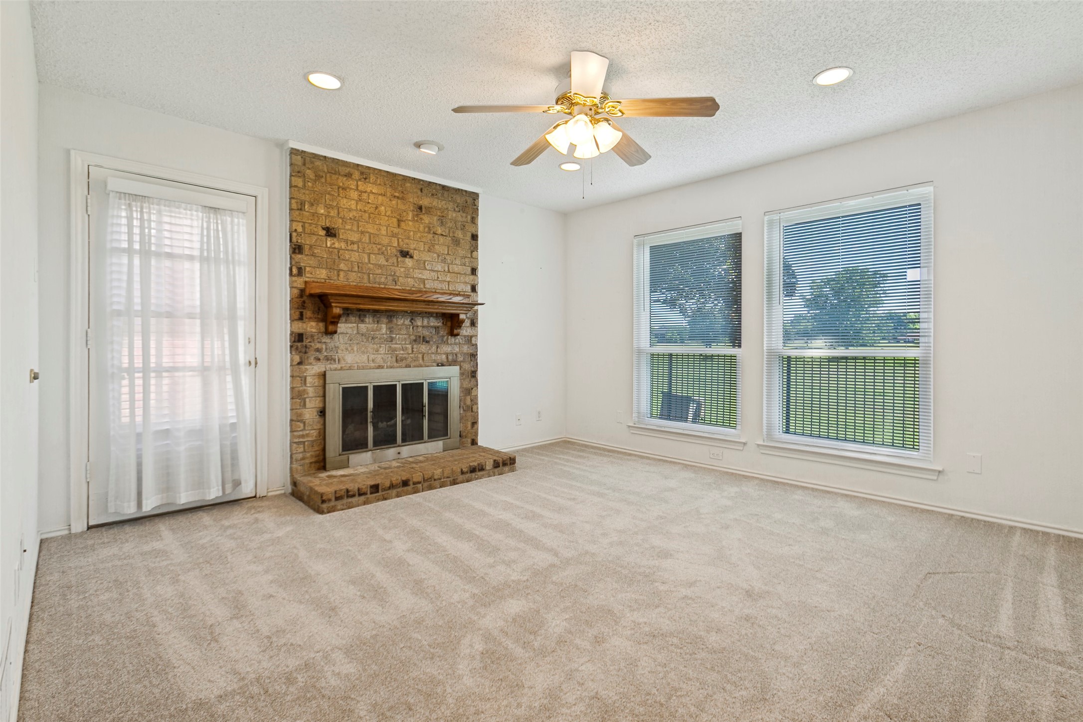 2713 Laurel Oaks Drive Garland TX 75044