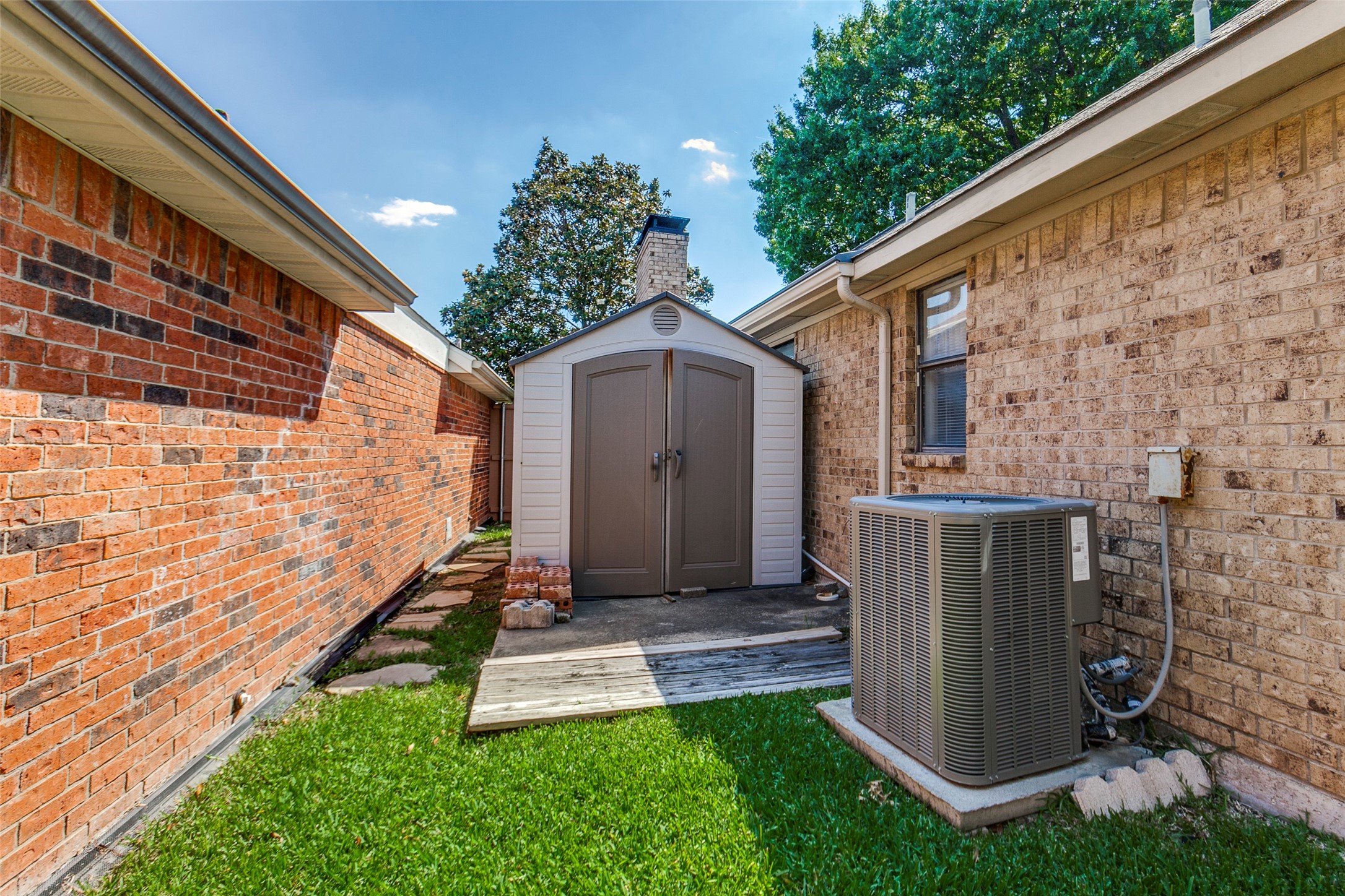 2713 Laurel Oaks Drive Garland TX 75044