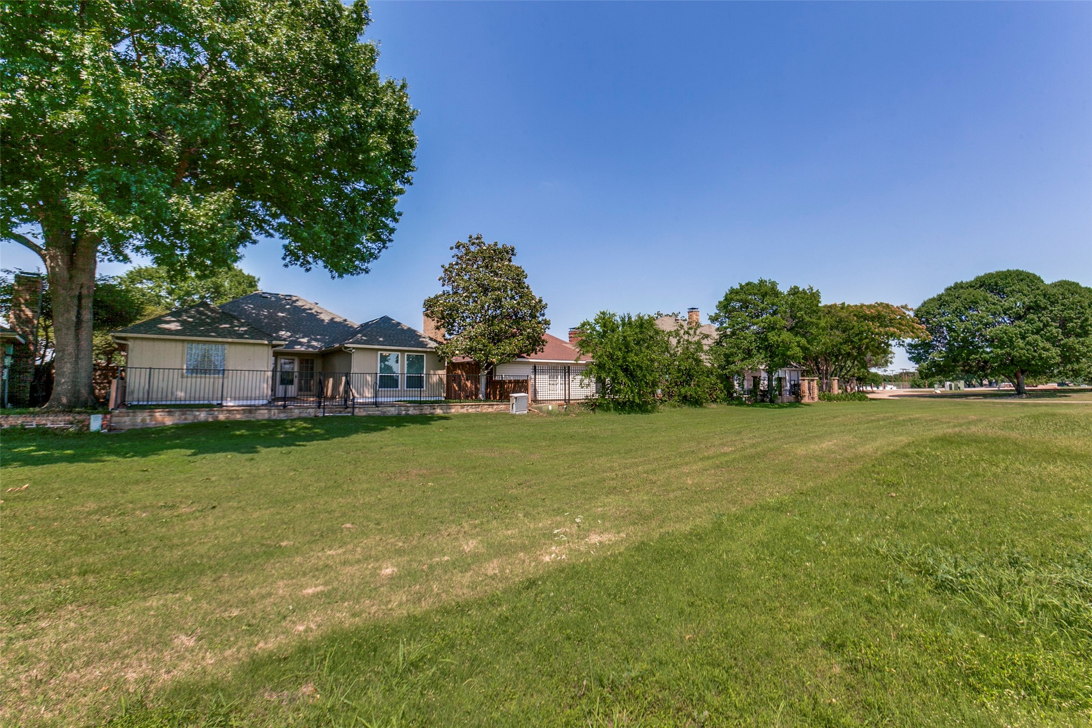 2713 Laurel Oaks Drive Garland TX 75044