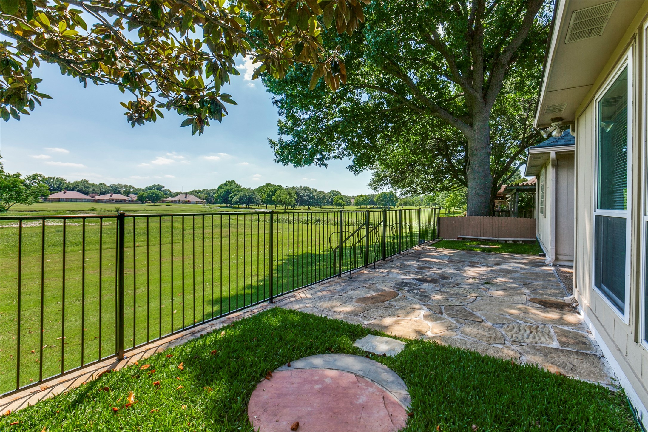 2713 Laurel Oaks Drive Garland TX 75044