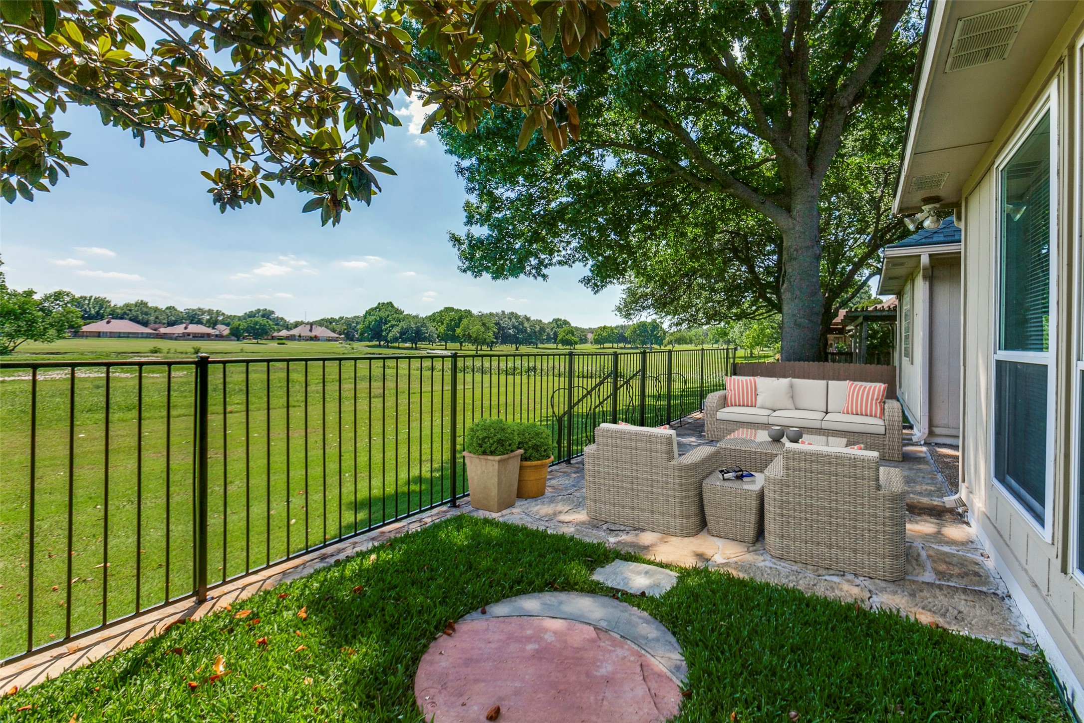 2713 Laurel Oaks Drive Garland TX 75044