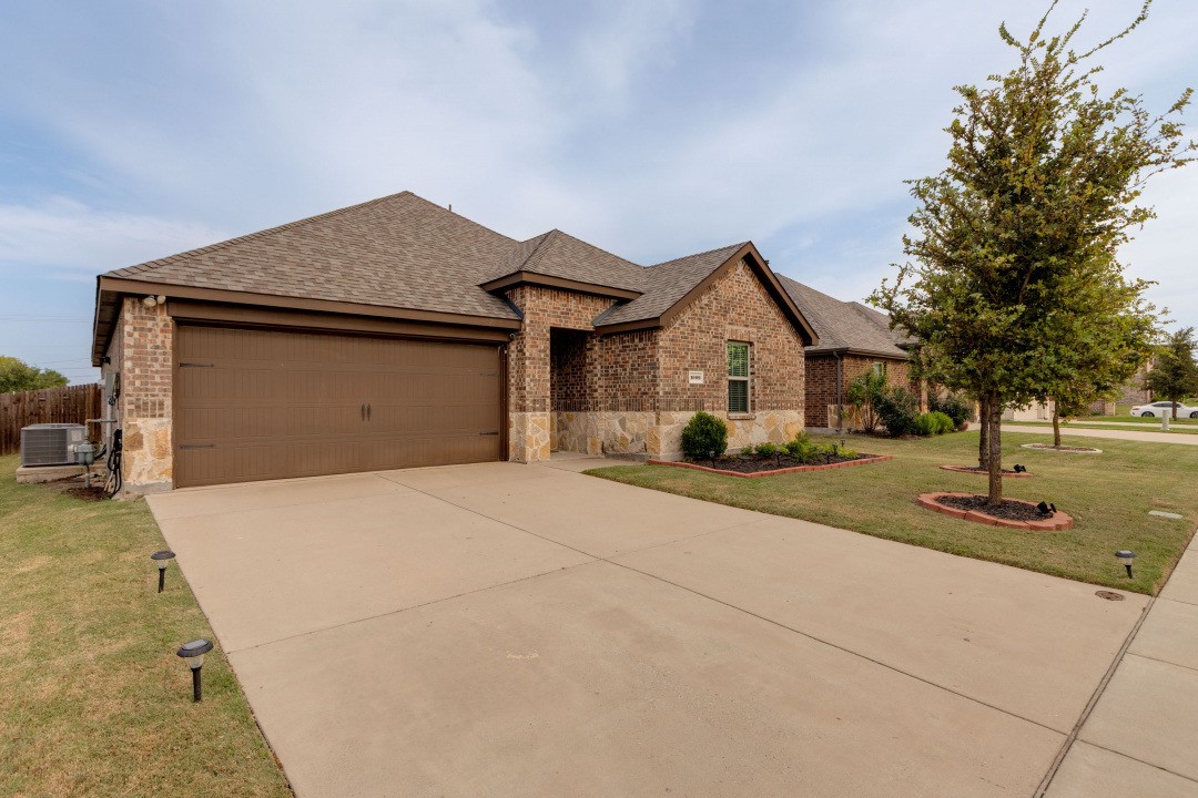 1009 Branding Iron Lane Princeton TX 75407
