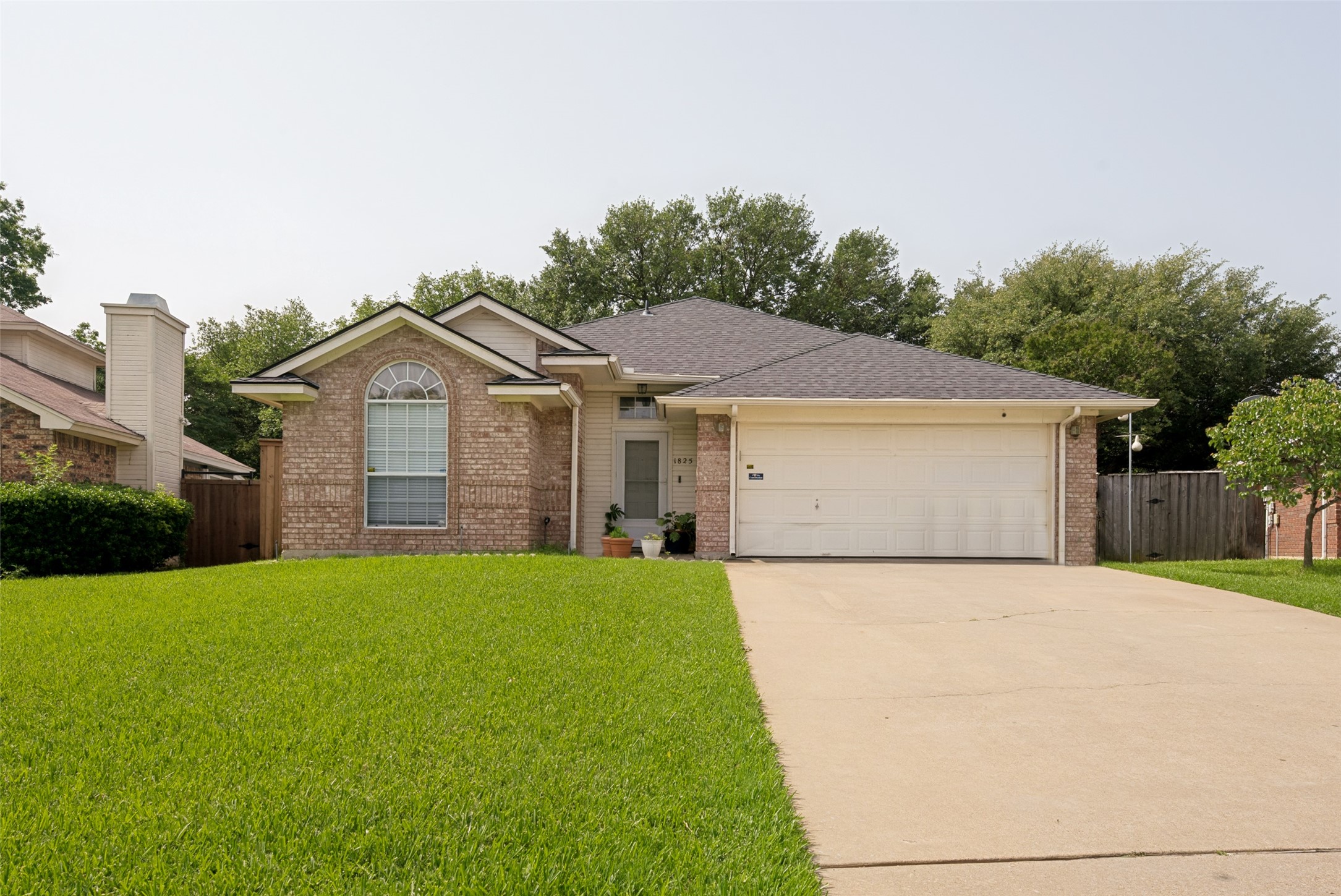1825 Yorkshire Street Fort Worth TX 76134
