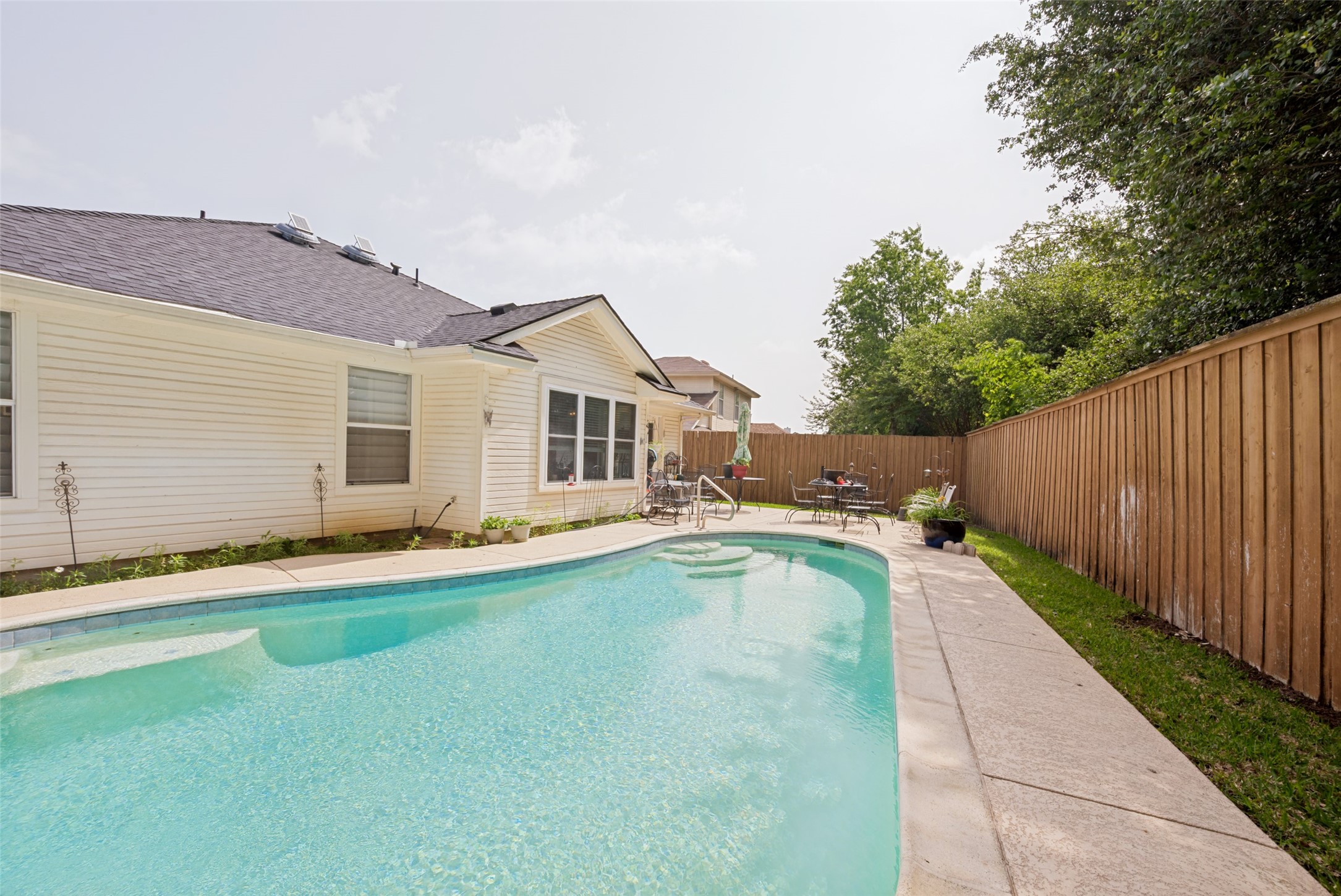 1825 Yorkshire Street Fort Worth TX 76134