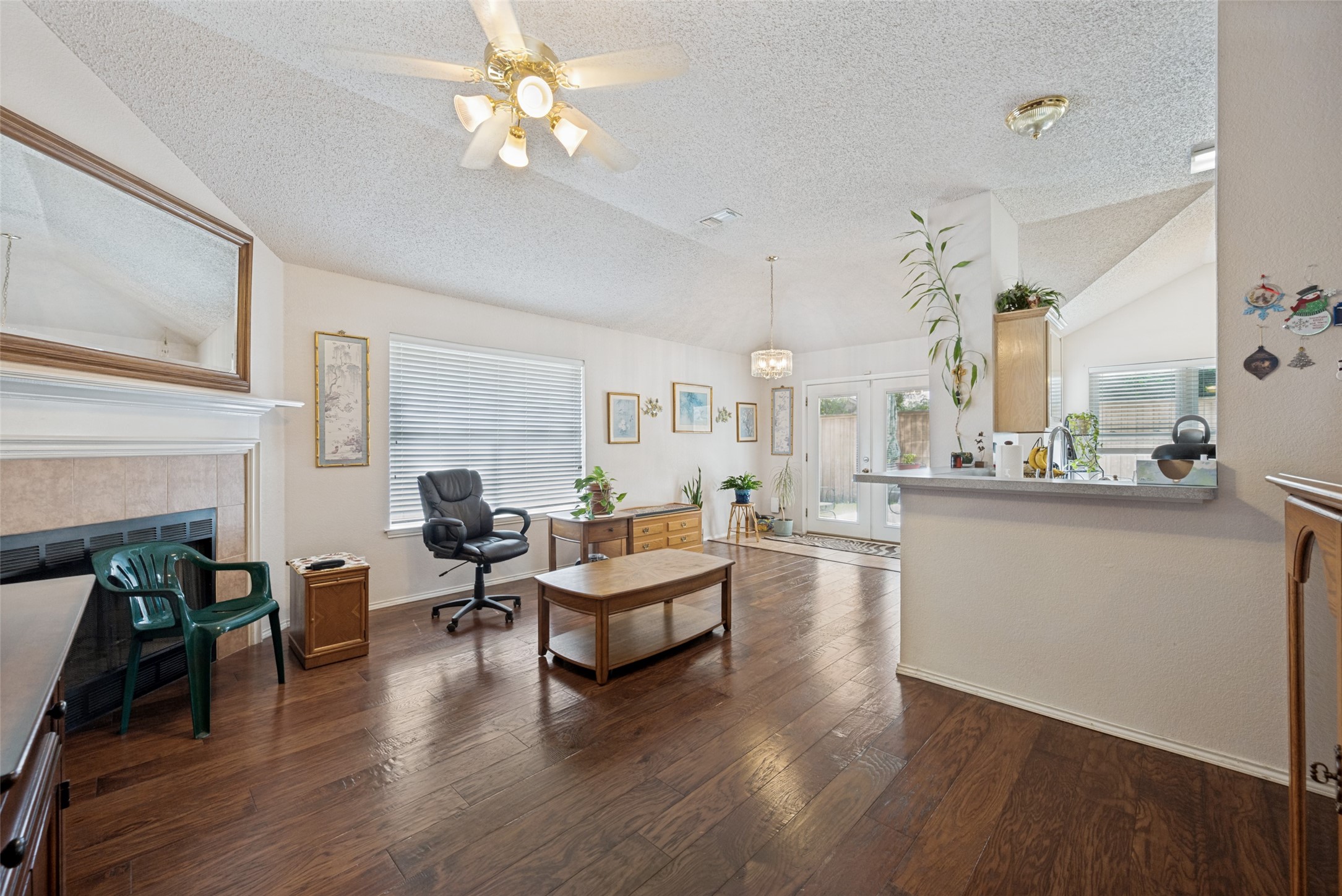 1825 Yorkshire Street Fort Worth TX 76134