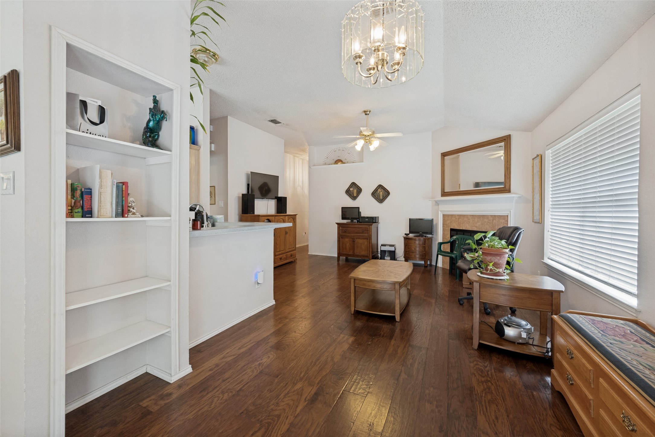 1825 Yorkshire Street Fort Worth TX 76134