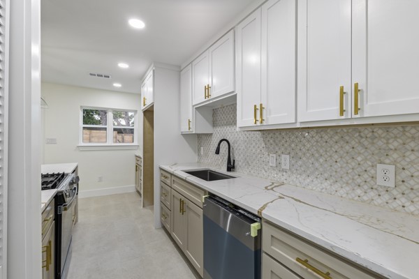 4633 Lynnacre Drive Dallas TX 75211