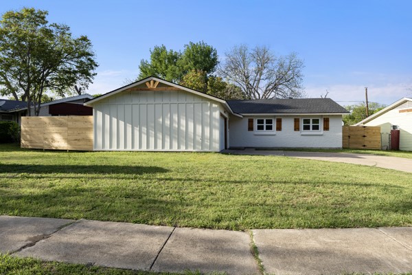 4633 Lynnacre Drive Dallas TX 75211