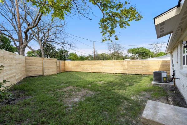 4633 Lynnacre Drive Dallas TX 75211