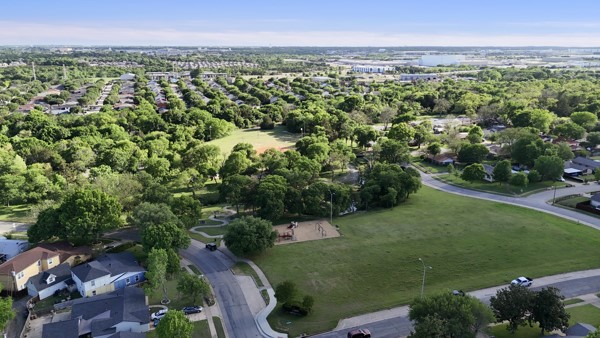4633 Lynnacre Drive Dallas TX 75211
