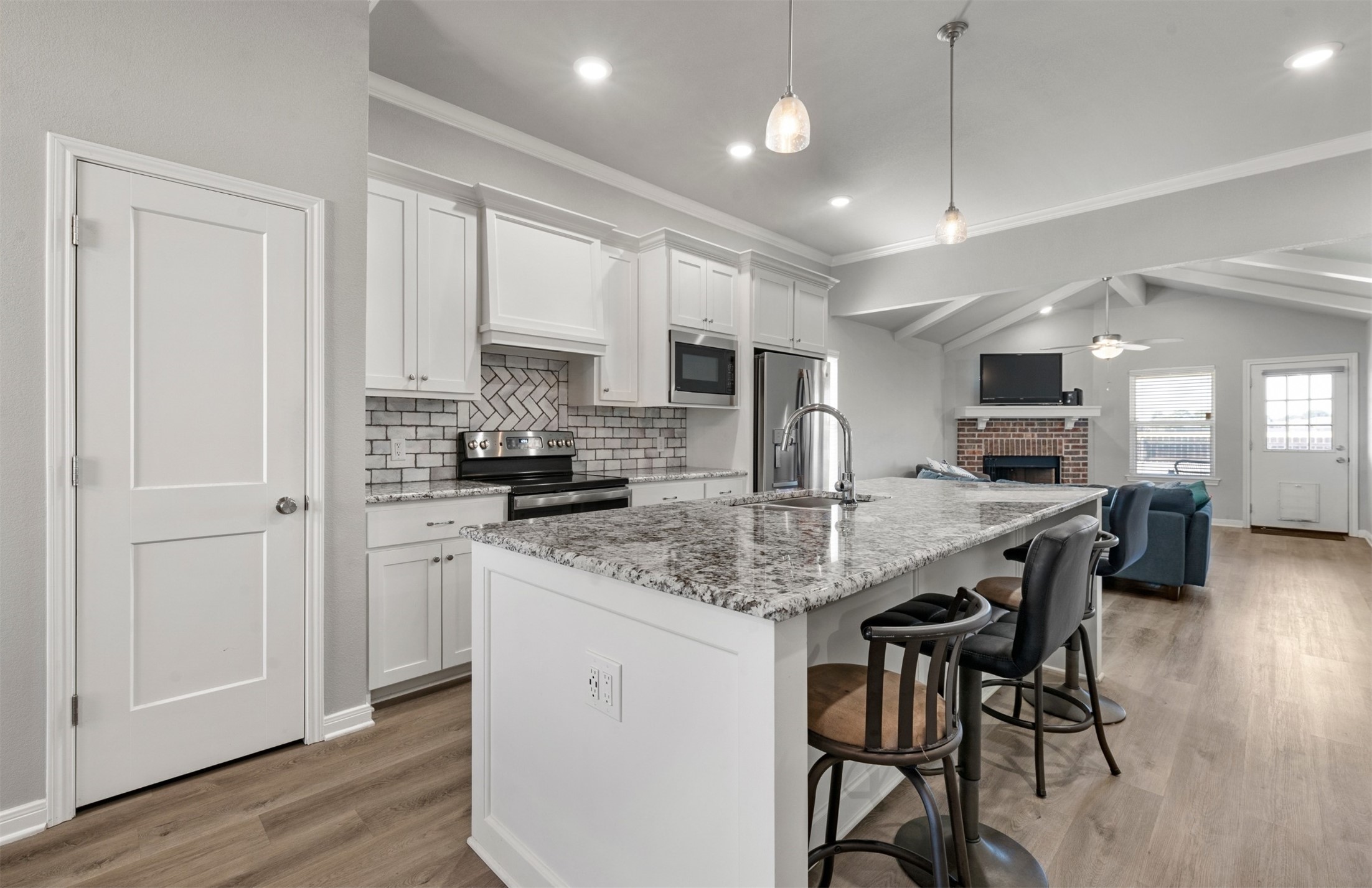 429 Travis Drive Mcgregor TX 76657