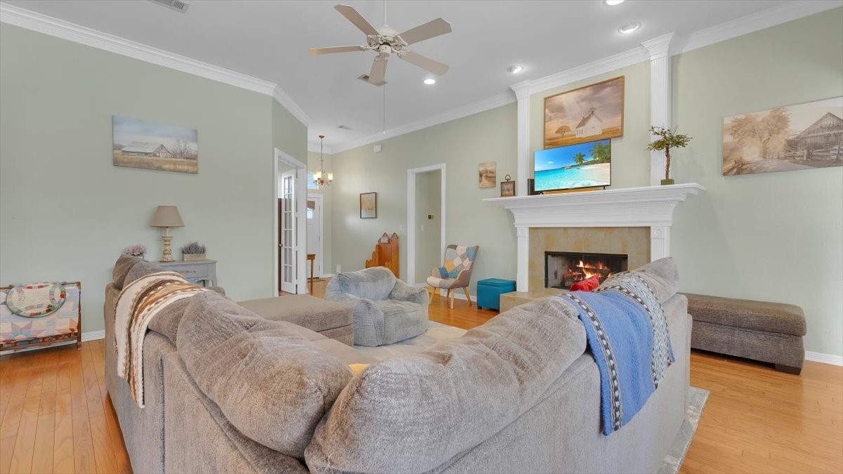 514 Susie Street Chandler TX 75758
