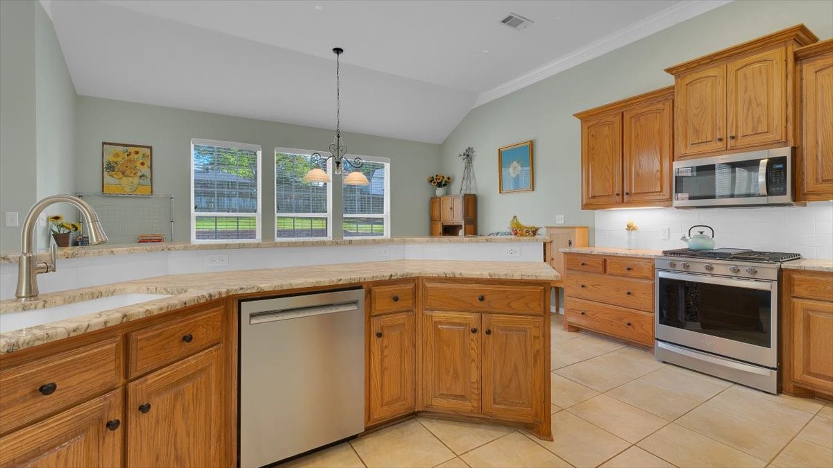 514 Susie Street Chandler TX 75758