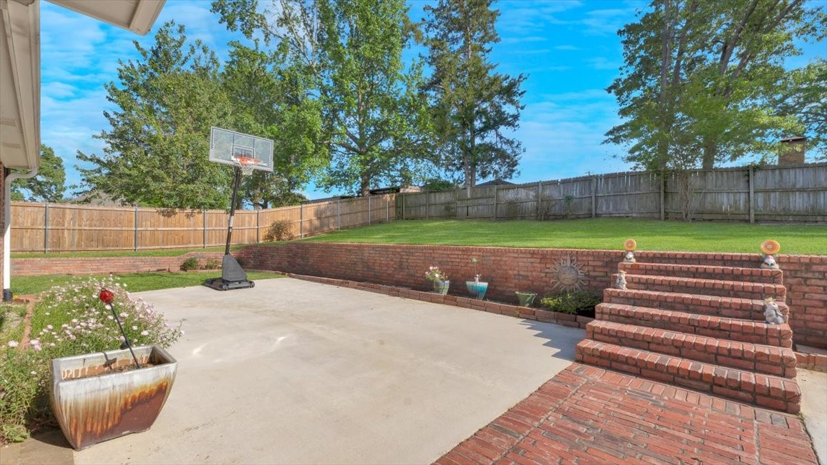 514 Susie Street Chandler TX 75758
