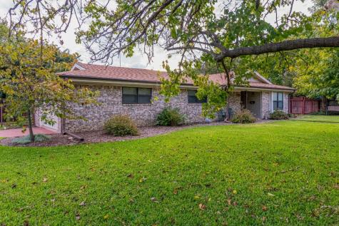 7324 S College Circle North Richland Hills TX 76180
