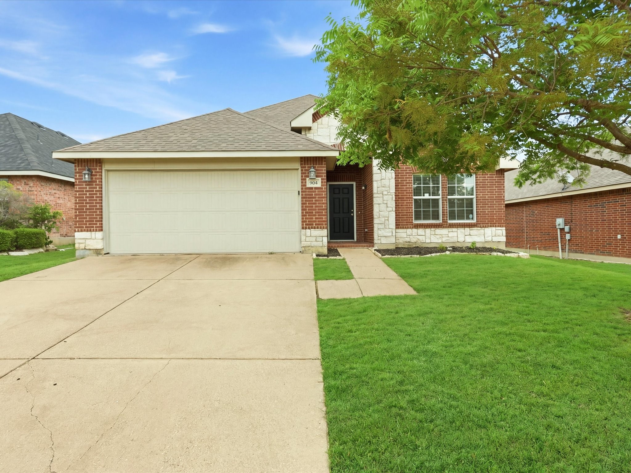 904 Grant Street Burleson TX 76028