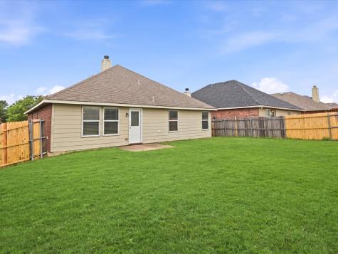 904 Grant Street Burleson TX 76028