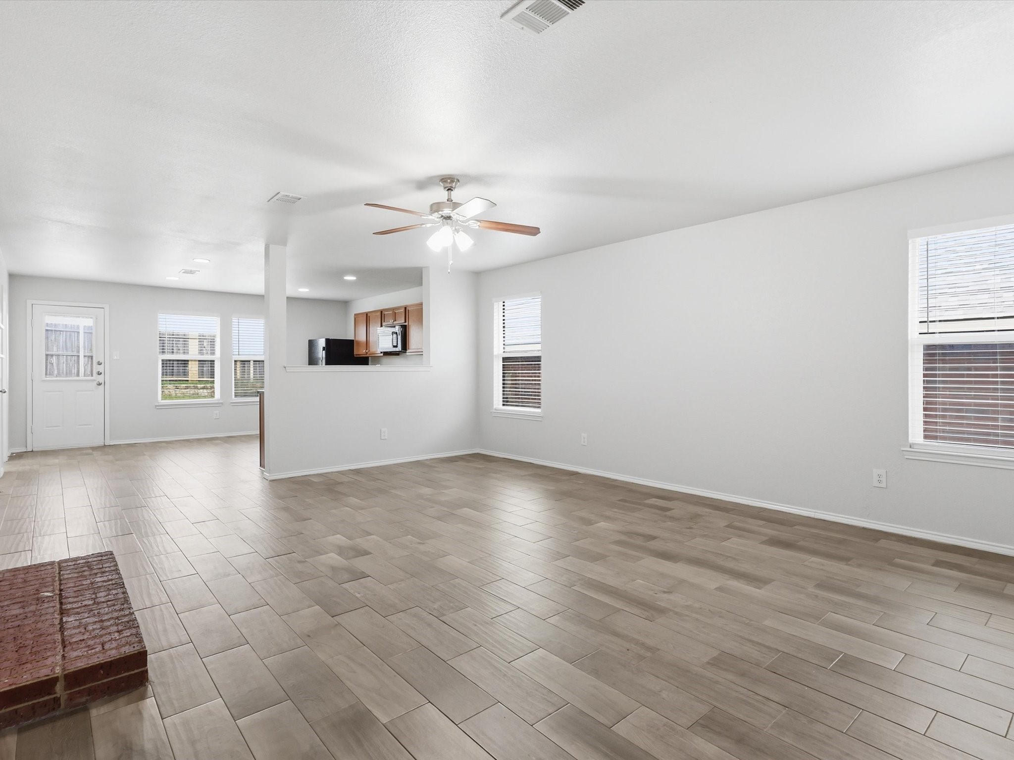 904 Grant Street Burleson TX 76028