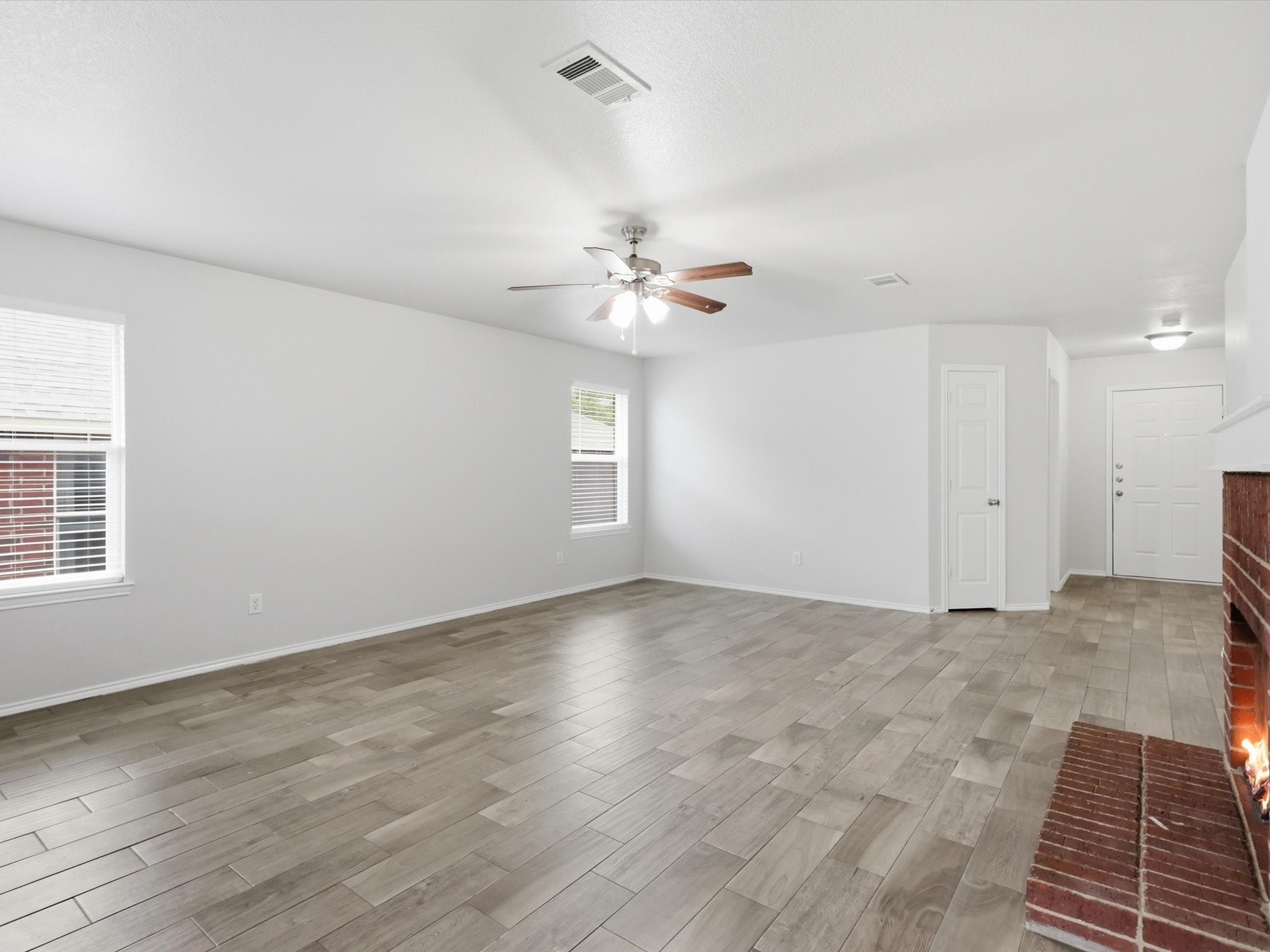 904 Grant Street Burleson TX 76028