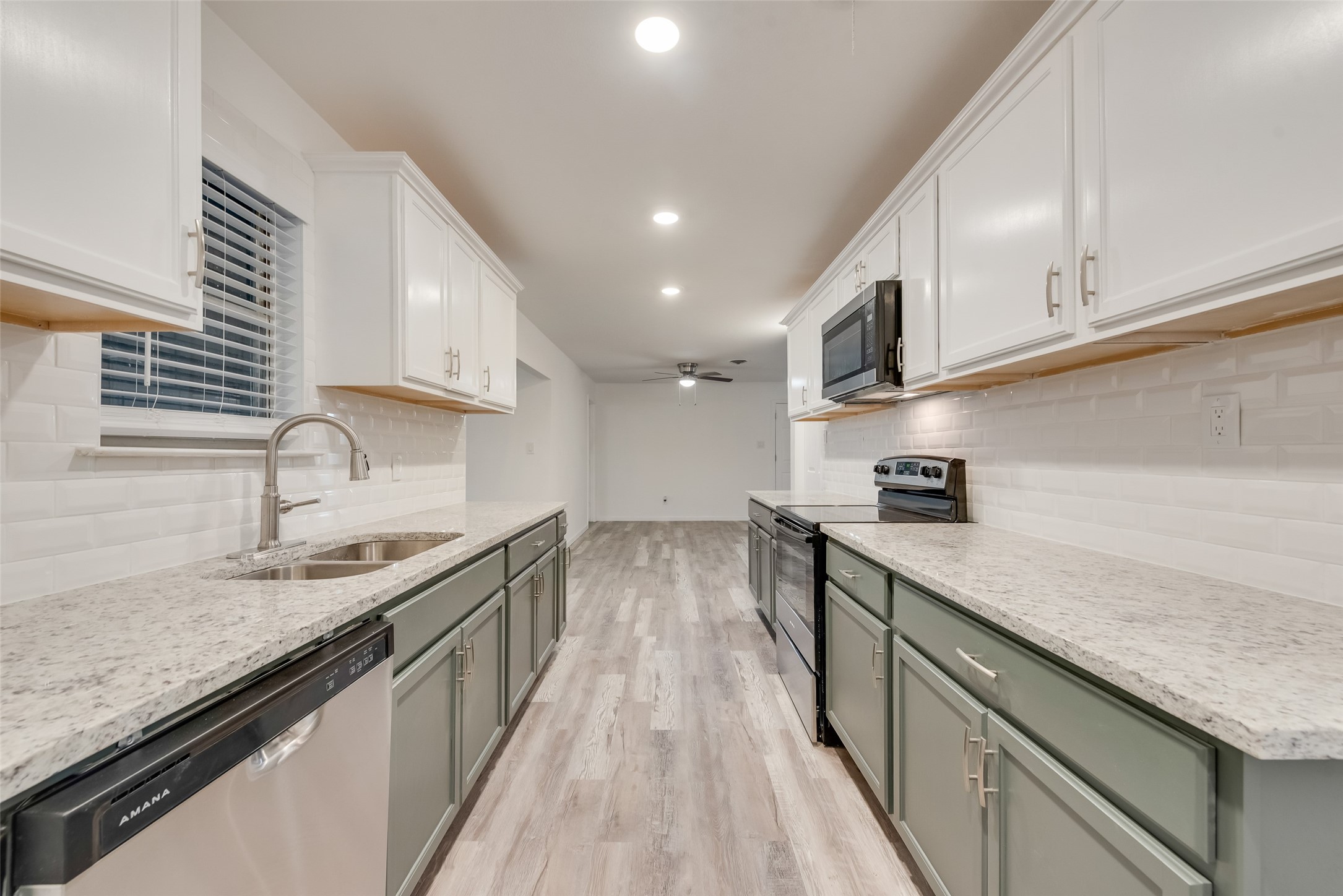 4501 Sabelle Lane Haltom City TX 76117