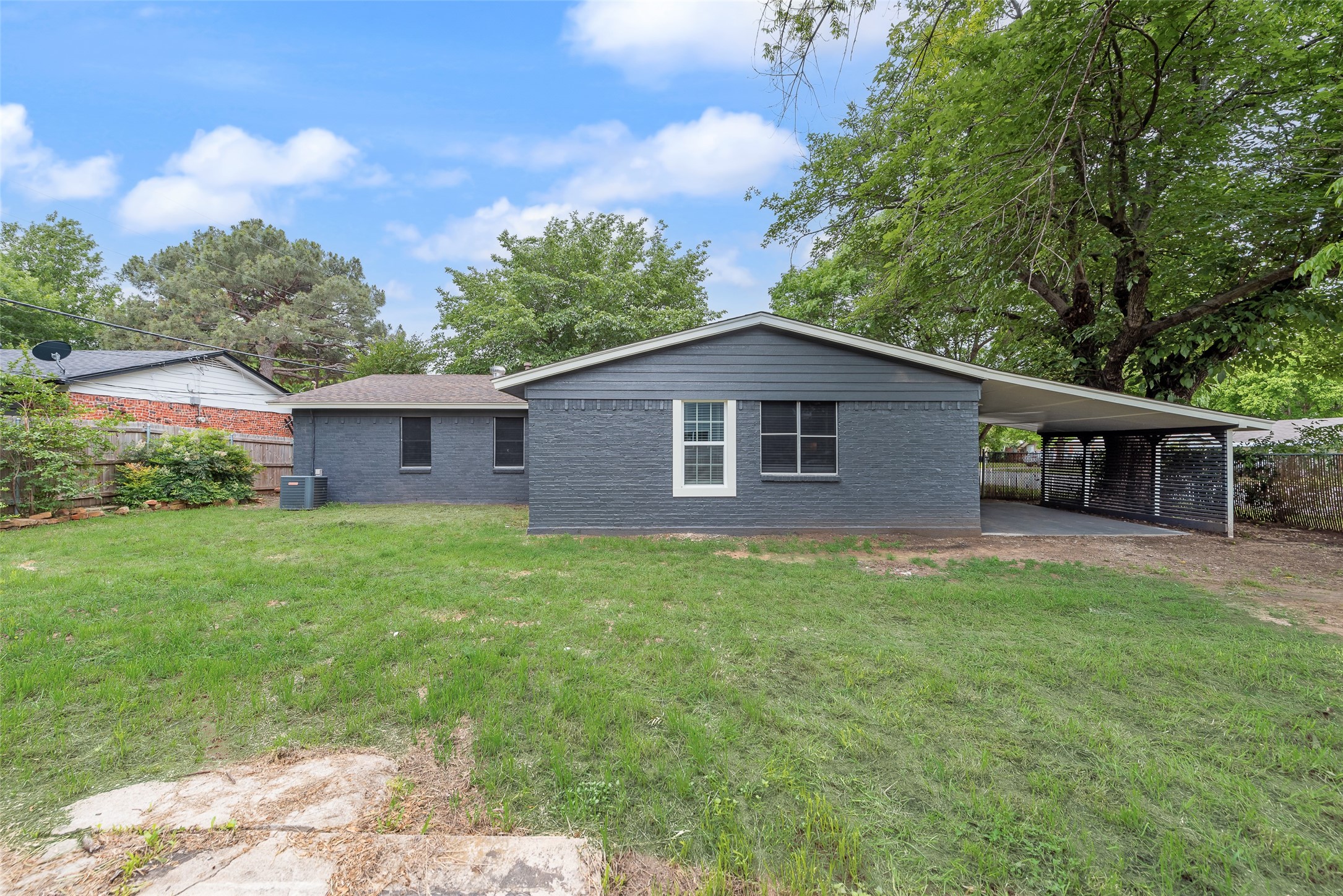 4501 Sabelle Lane Haltom City TX 76117