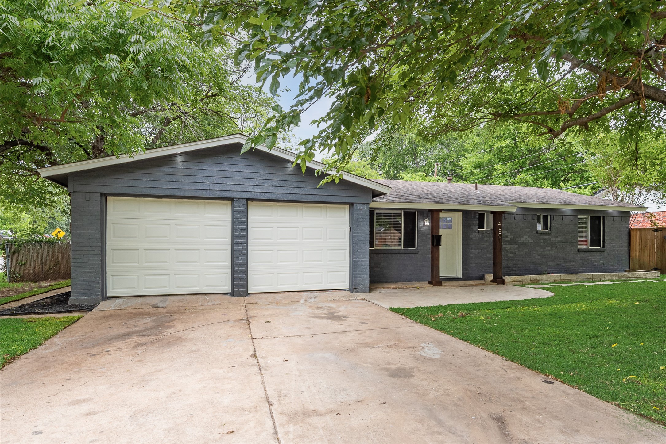 4501 Sabelle Lane Haltom City TX 76117