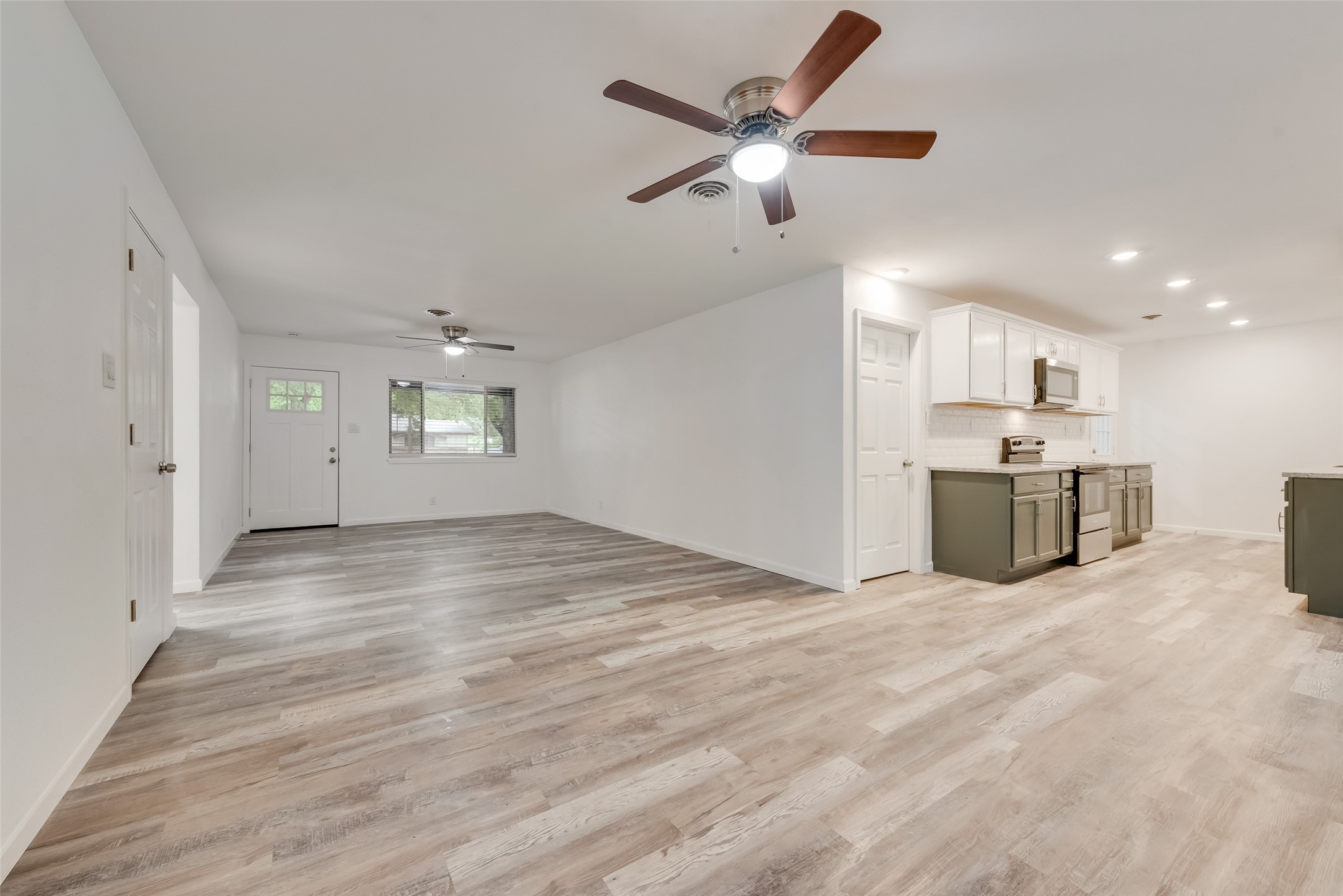 4501 Sabelle Lane Haltom City TX 76117