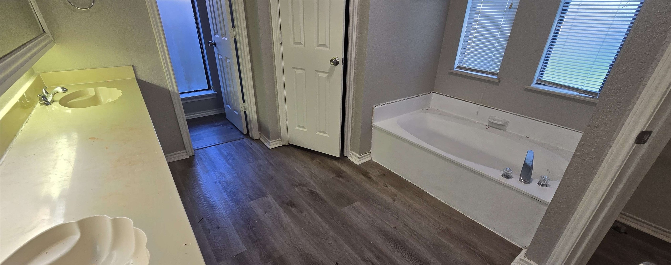 934 Robinwood Drive Arlington TX 76017