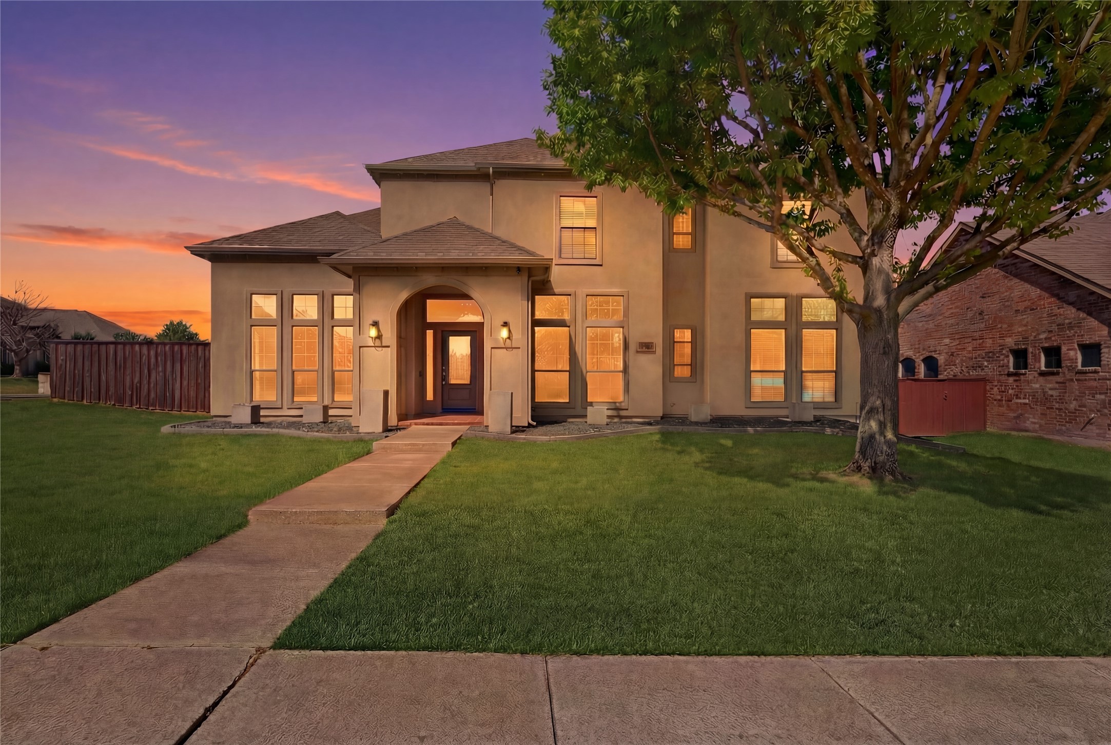 1733 White Cap Court Desoto TX 75115