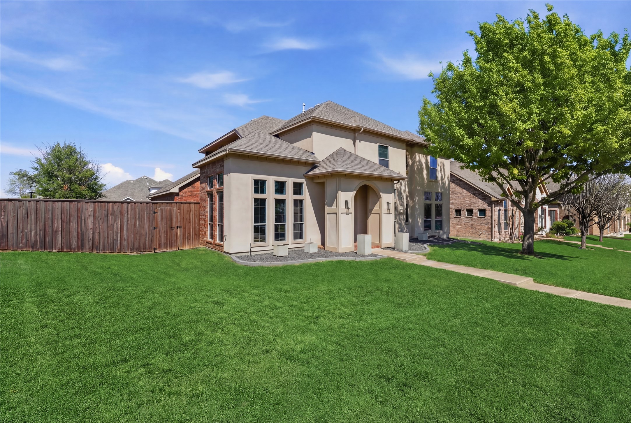 1733 White Cap Court Desoto TX 75115