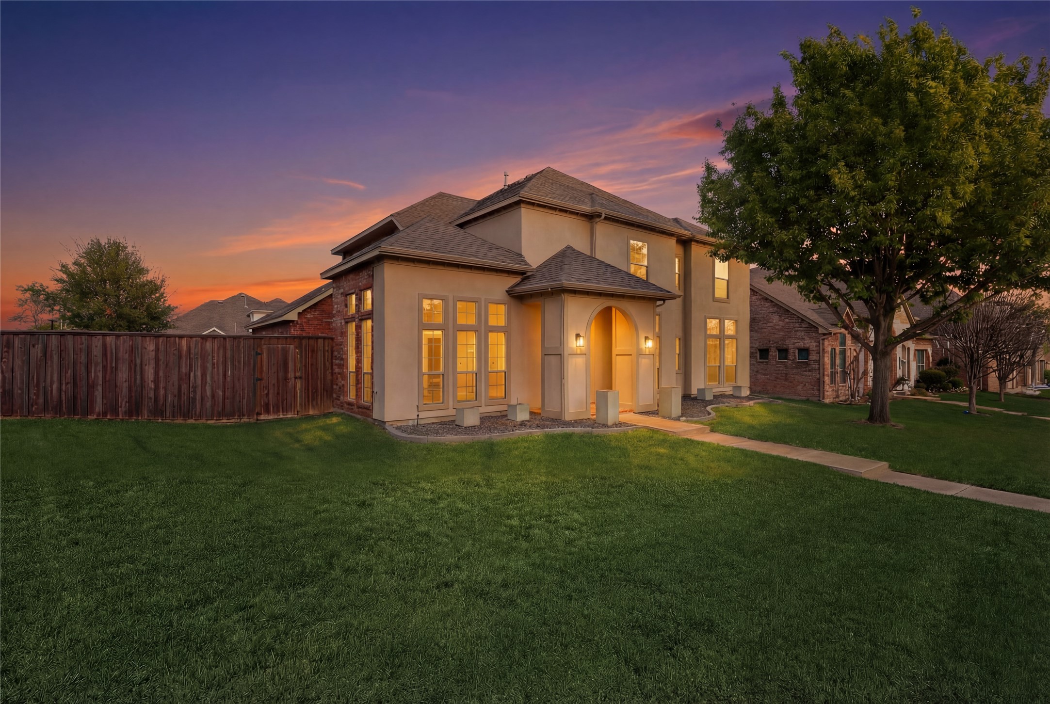 1733 White Cap Court Desoto TX 75115
