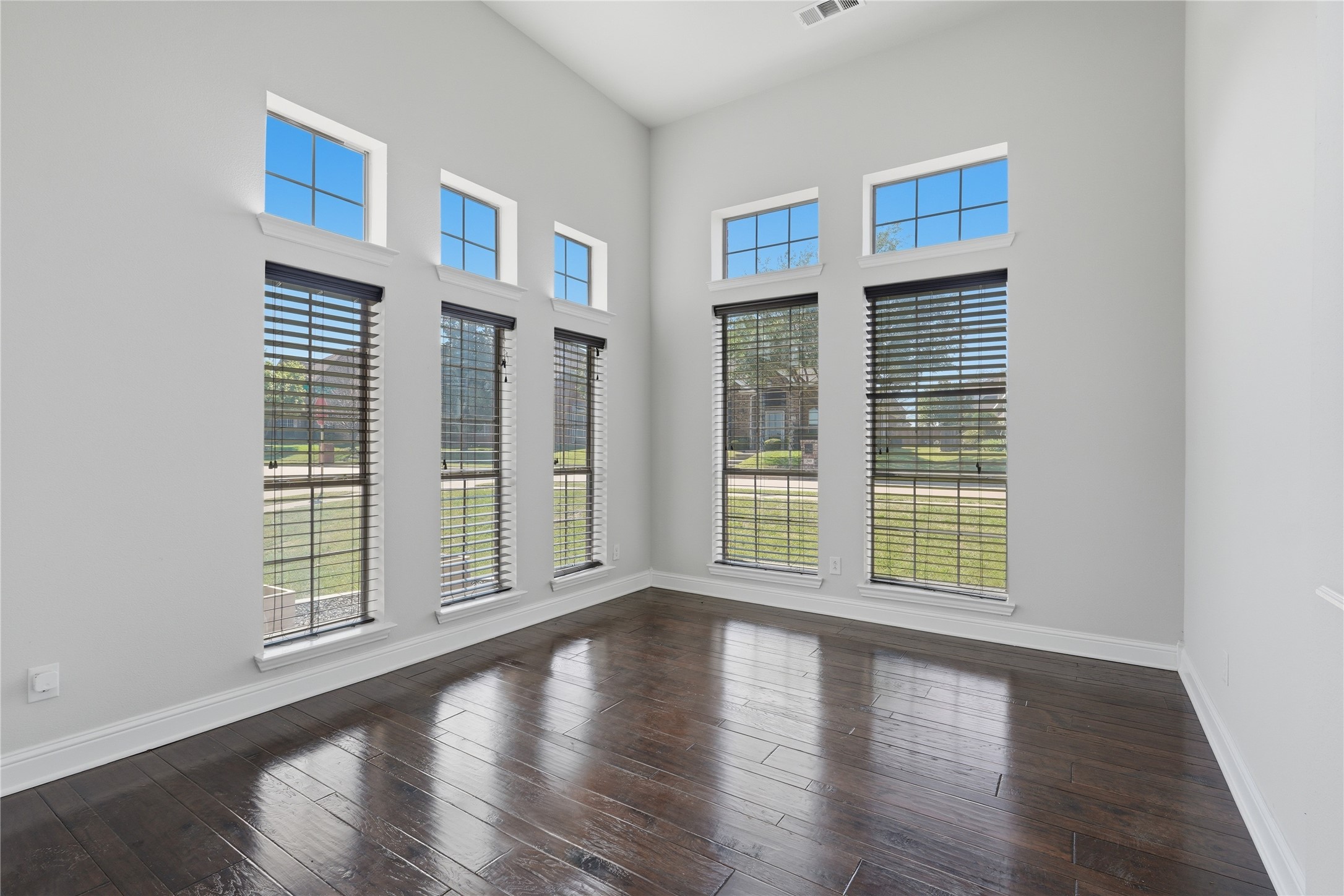 1733 White Cap Court Desoto TX 75115